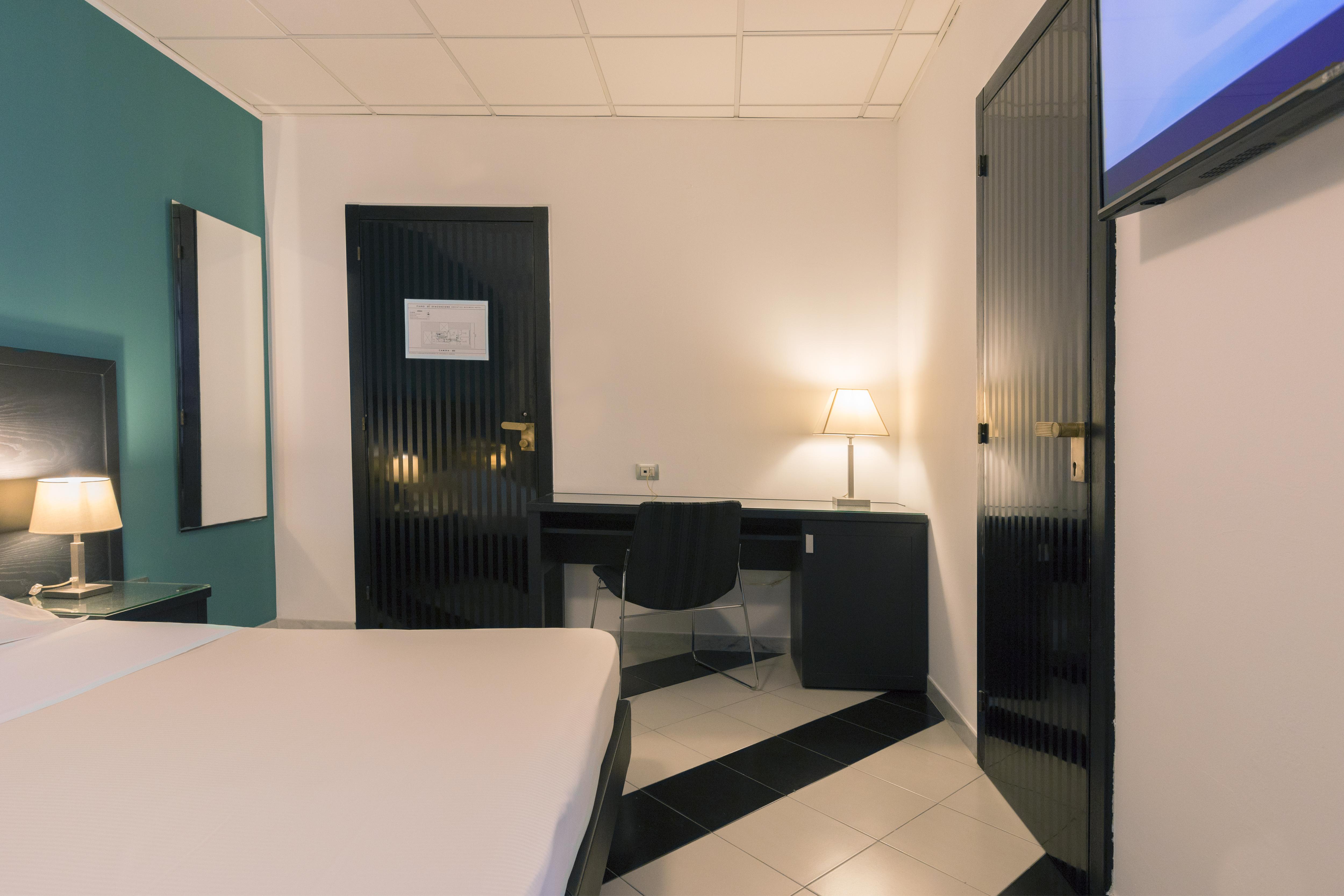 Executive Business Hotel บารี ภายนอก รูปภาพ