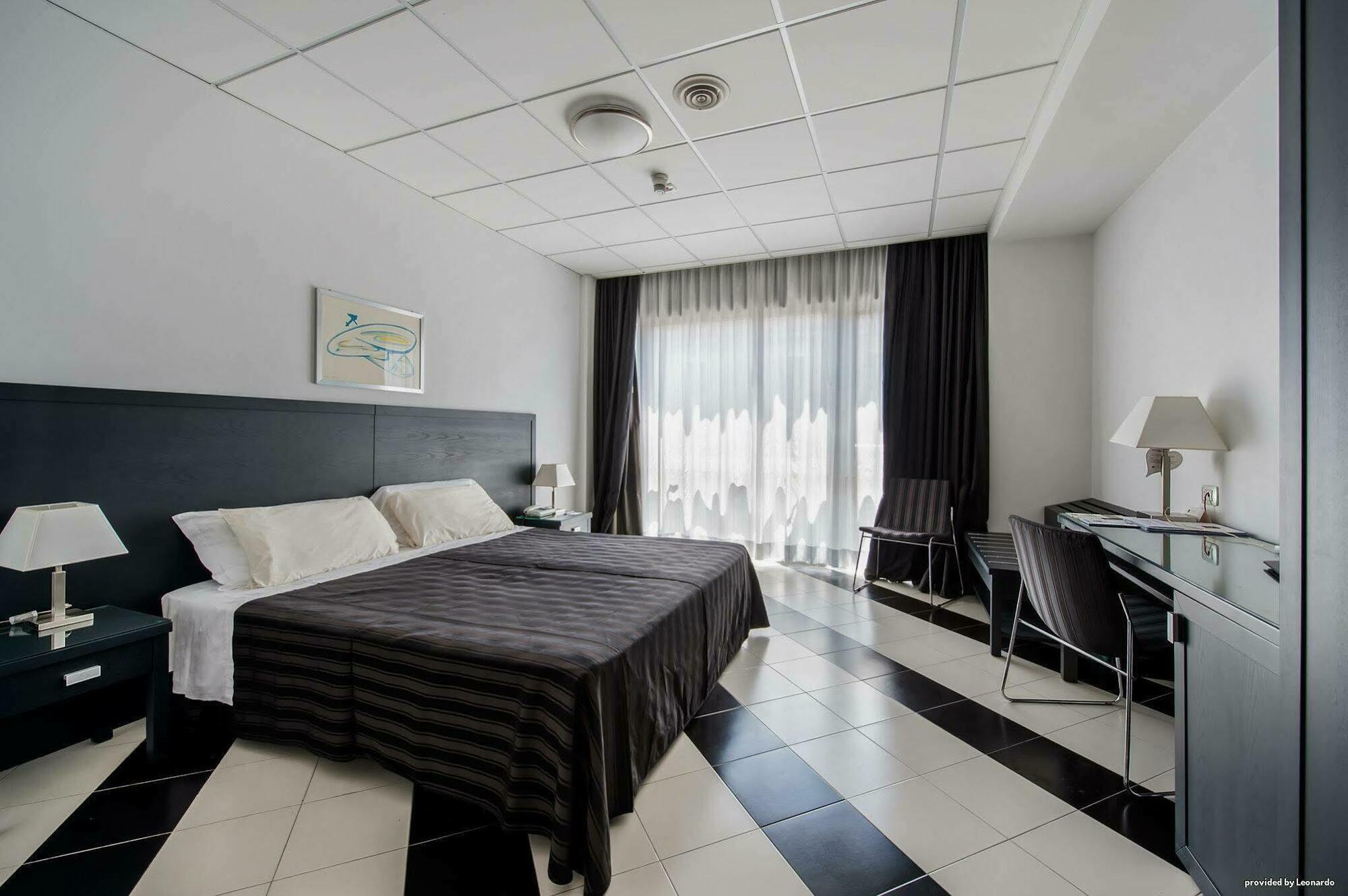Executive Business Hotel บารี ภายนอก รูปภาพ