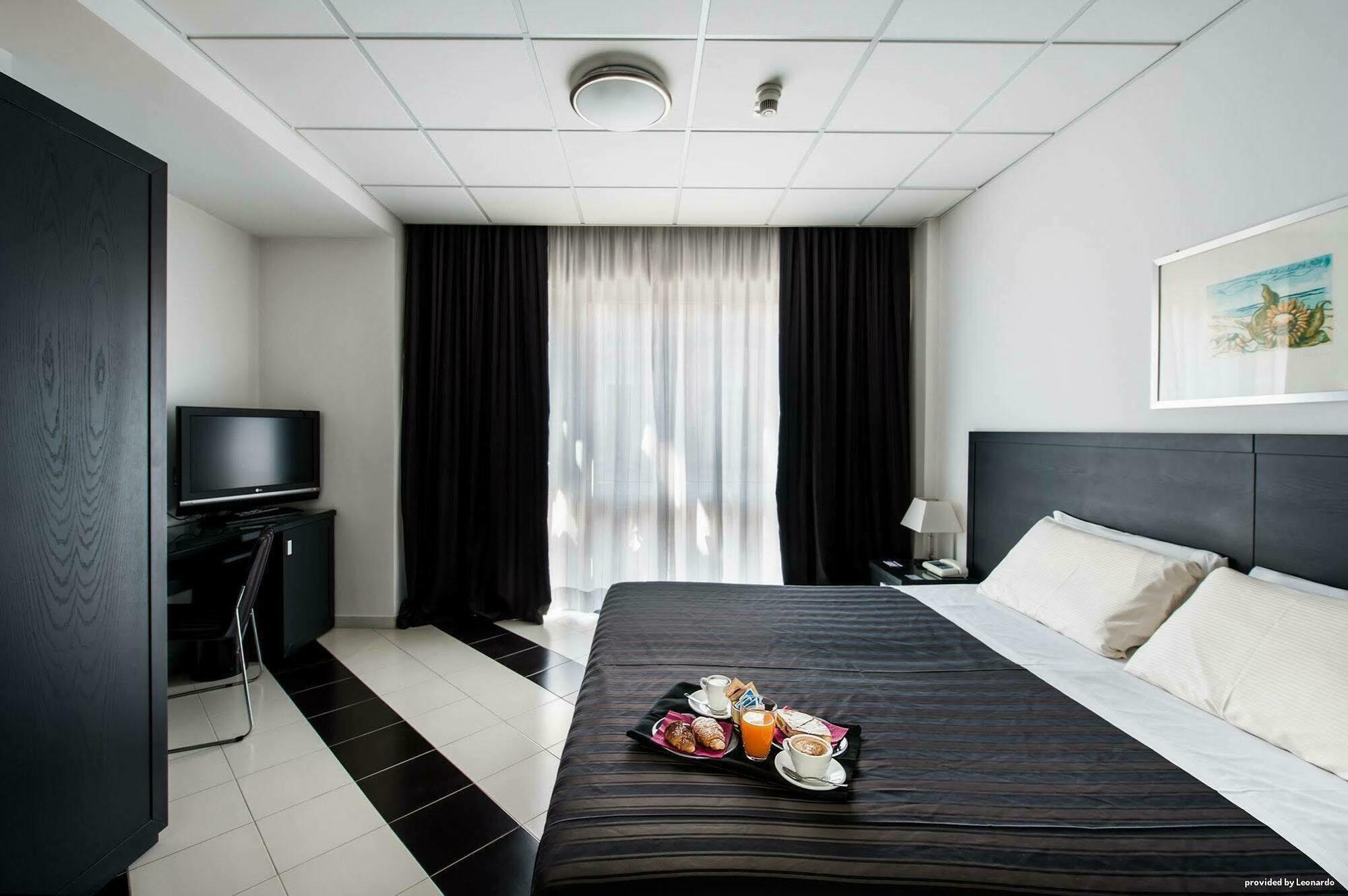 Executive Business Hotel บารี ภายนอก รูปภาพ